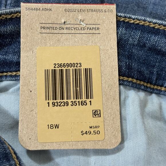 Levi's Denim Mid Length Shorts Women's 18W Hypersoft Medium Wash Mid Rise NWT - Picture 9 of 11